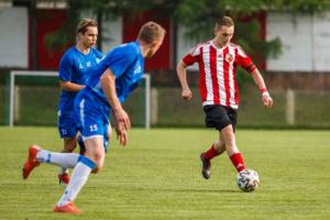 Mecz czwartej ligi piłki nożnej: Tarnovia - Poprad Rytro
